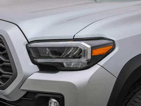 Used 2023 Toyota Tacoma TRD Off-Road AWD/4WD image 8