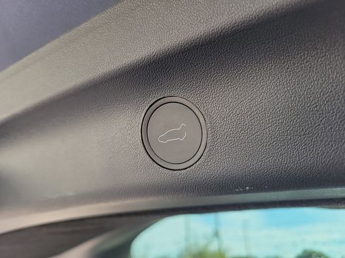 Used 2023 Tesla Model Y Long Range image 15