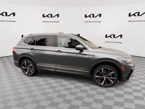 Used 2022 Volkswagen Tiguan SEL R-Line AWD/4WD image 2