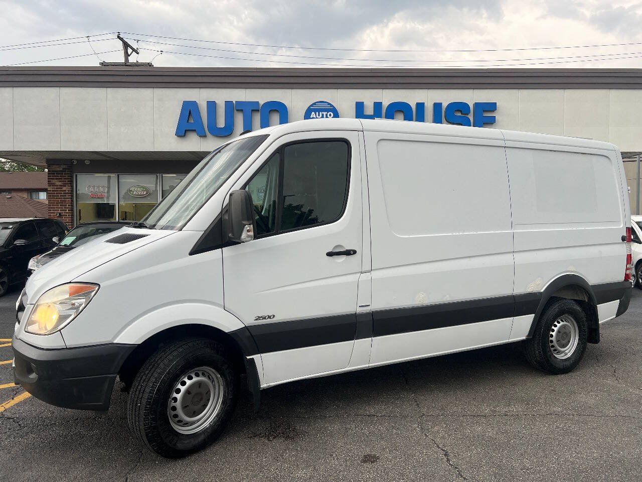 Used 2012 Mercedes-Benz Sprinter 2500 w/ Premium Pkg image 8