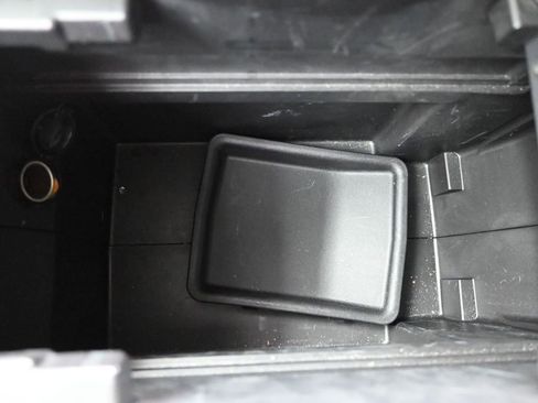 Used 2021 Toyota Highlander XLE image 38