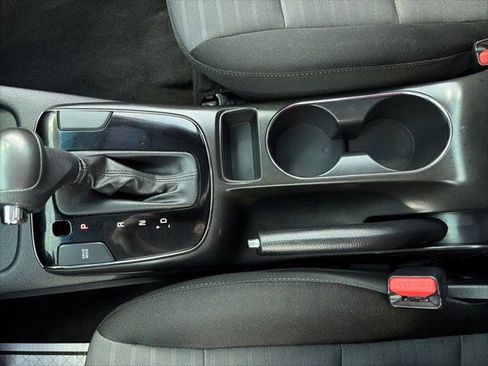 Used 2018 Kia Forte S FWD image 18