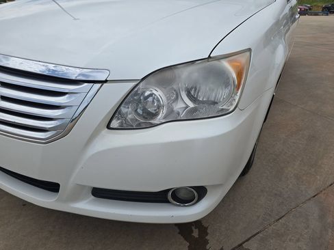 Used 2010 Toyota Avalon Limited FWD image 26