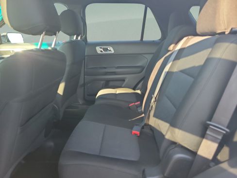 Used 2014 Ford Explorer XLT w/ Equipment Group 201A FWD image 8