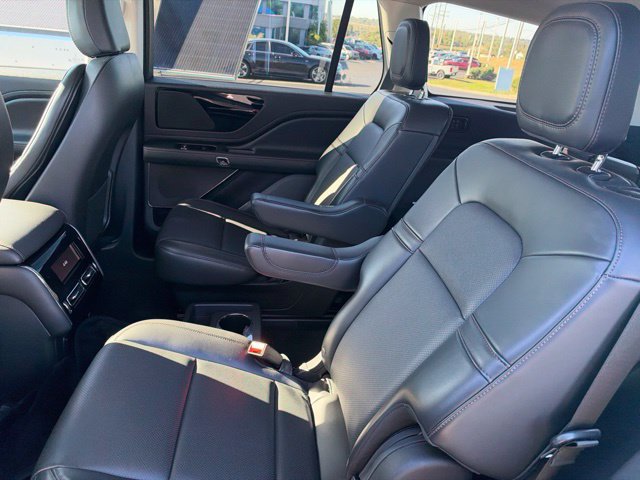Used 2025 Lincoln Aviator AWD w/ Jet Appearance Package image 7