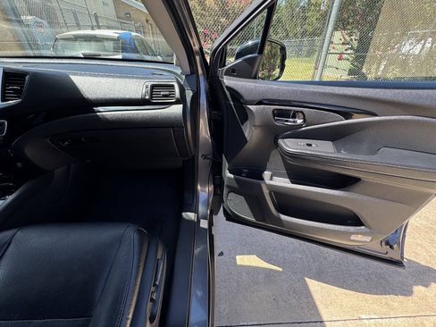 Used 2018 Honda Pilot Elite image 34