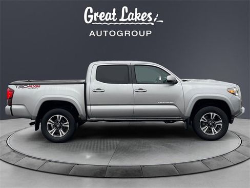 Used 2019 Toyota Tacoma TRD Sport image 6