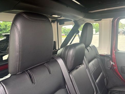 Used 2021 Jeep Wrangler Unlimited Sahara AWD/4WD image 47