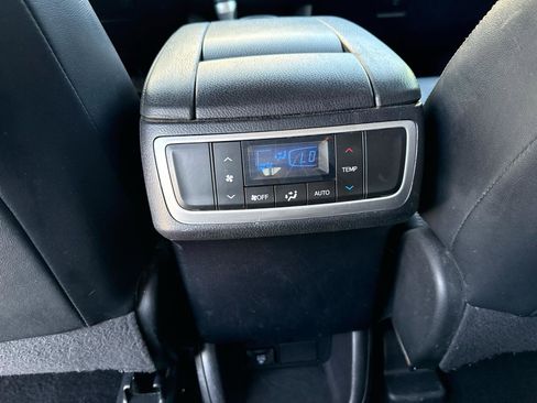 Used 2014 Toyota Highlander Limited image 42