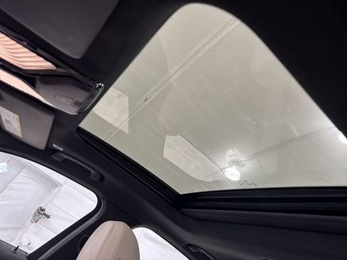 Used 2020 BMW 330i xDrive Sedan w/ Premium Package image 18