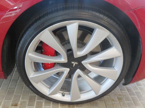 Used 2019 Tesla Model 3 Performance image 10