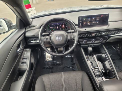 Used 2024 Honda Accord Sport image 11