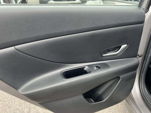 Certified 2023 Hyundai Elantra SEL w/ Preferred Accessory Package FWD image 12