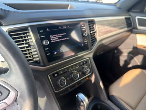 Used 2021 Volkswagen Atlas Cross Sport SE FWD image 10