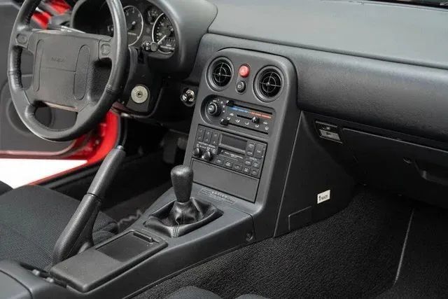 Used 1990 MAZDA MX-5 Miata RWD image 25