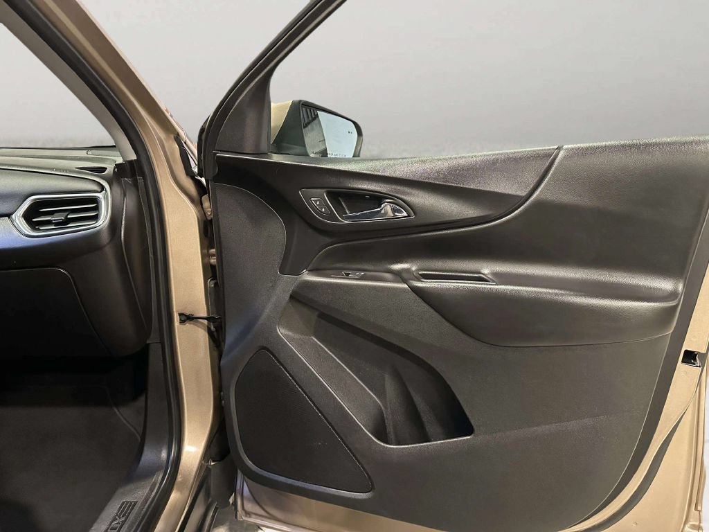 Used 2019 Chevrolet Equinox LT FWD image 28