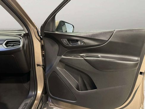 Used 2019 Chevrolet Equinox LT FWD image 28