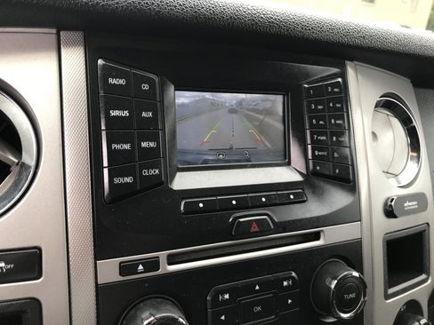 Used 2017 Ford Expedition XLT AWD/4WD image 16