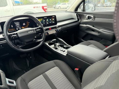 Used 2026 Kia Sorento LX FWD image 18