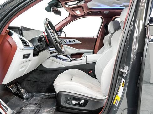 Used 2023 BMW XM image 16
