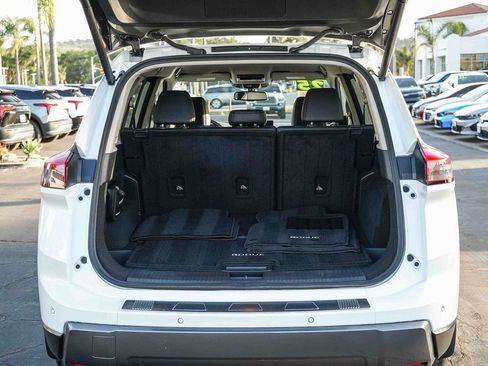 Used 2025 Nissan Rogue SL FWD image 24