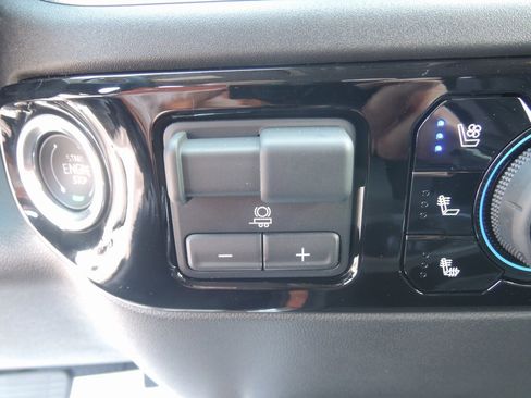 New 2025 Chevrolet Silverado 2500 LTZ w/ LTZ Convenience Package image 20