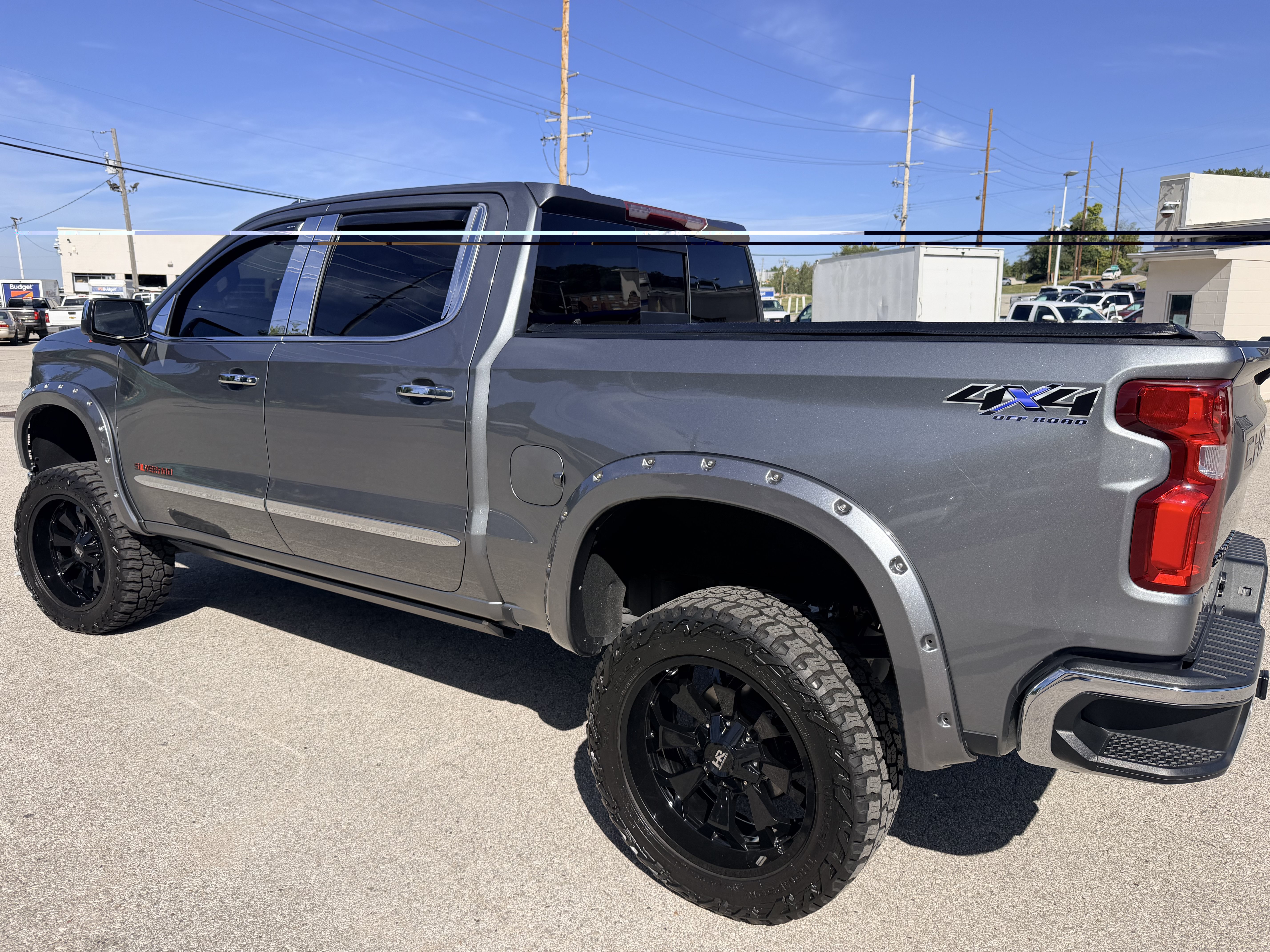 Used 2021 Chevrolet Silverado 1500 LTZ AWD/4WD image 5