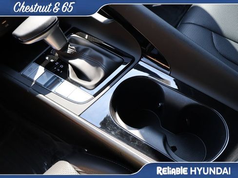 Used 2025 Hyundai Elantra Limited FWD image 39