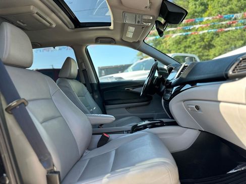 Used 2016 Honda Pilot Touring image 41