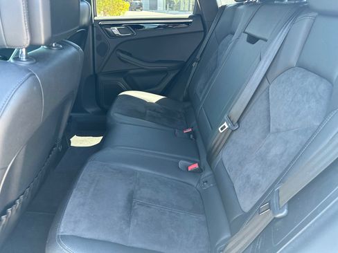 Used 2019 Porsche Macan AWD/4WD image 6