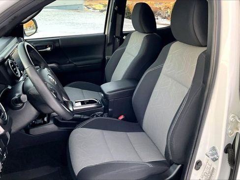 Used 2023 Toyota Tacoma TRD Off-Road image 20