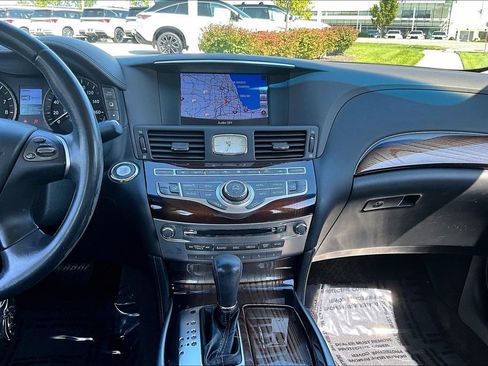 Certified 2018 INFINITI Q70 L 3.7 w/ Sensory Package RWD image 19