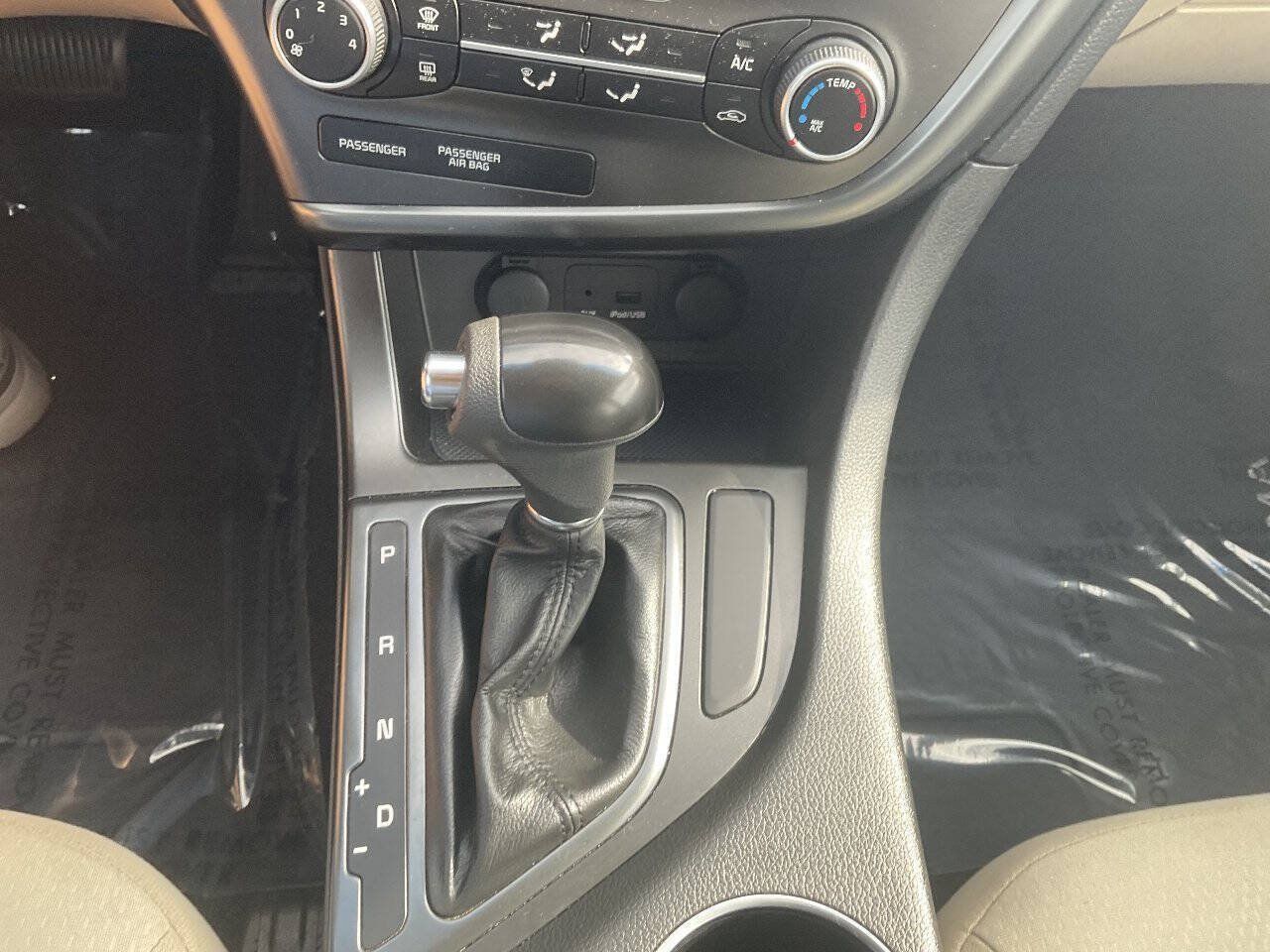 Used 2015 Kia Optima LX FWD image 18