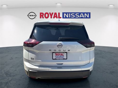 New 2026 Nissan Rogue SV w/ SV Premium Package image 5