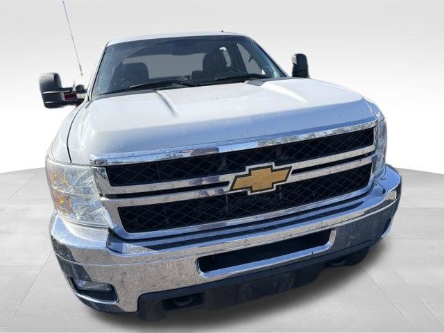 Used 2014 Chevrolet Silverado 2500 LT w/ Interior Plus Package AWD/4WD image 4