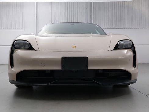 Used 2023 Porsche Taycan w/ Premium Package image 10