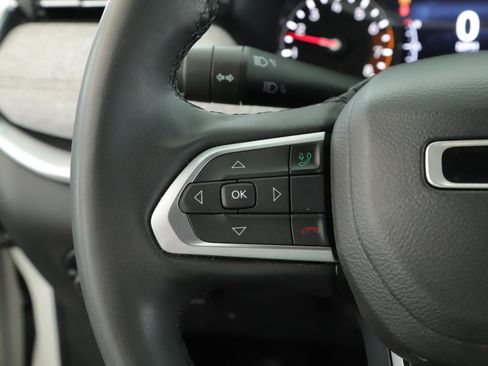 Used 2023 Jeep Compass Latitude AWD/4WD image 10