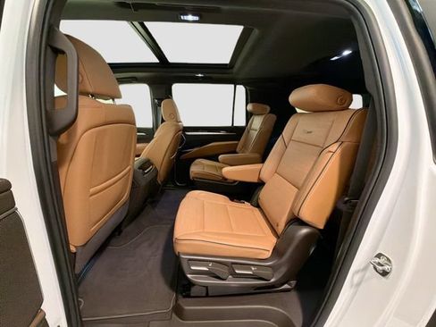 Certified 2026 Cadillac Escalade ESV Luxury AWD/4WD image 24