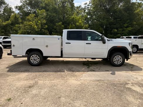 New 2026 GMC Sierra 2500 Pro w/ Convenience Package RWD image 6