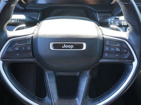 Used 2022 Jeep Grand Cherokee L Limited AWD/4WD image 22