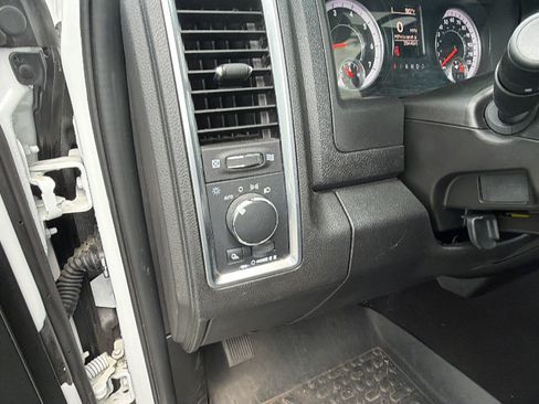 Used 2024 RAM 1500 Warlock AWD/4WD image 24