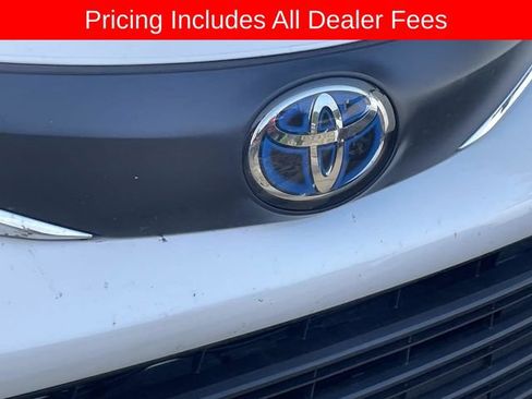 Used 2024 Toyota Sienna XLE w/ XLE Plus Package FWD image 12