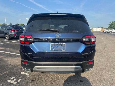 Used 2023 Honda Pilot Touring image 10