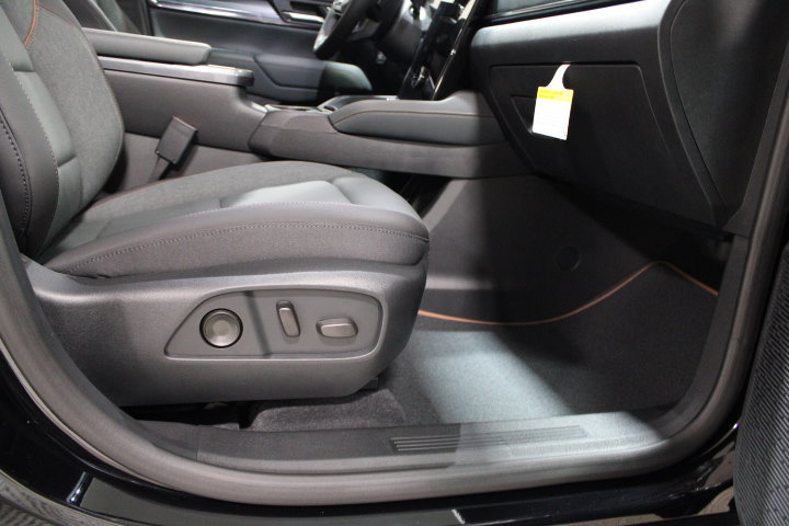 New 2027 GMC Terrain AT4 w/ Convenience Package III AWD/4WD image 25