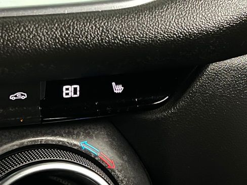 Used 2025 Chevrolet Blazer LT image 19