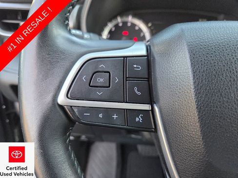 Used 2023 Toyota Highlander XLE image 32