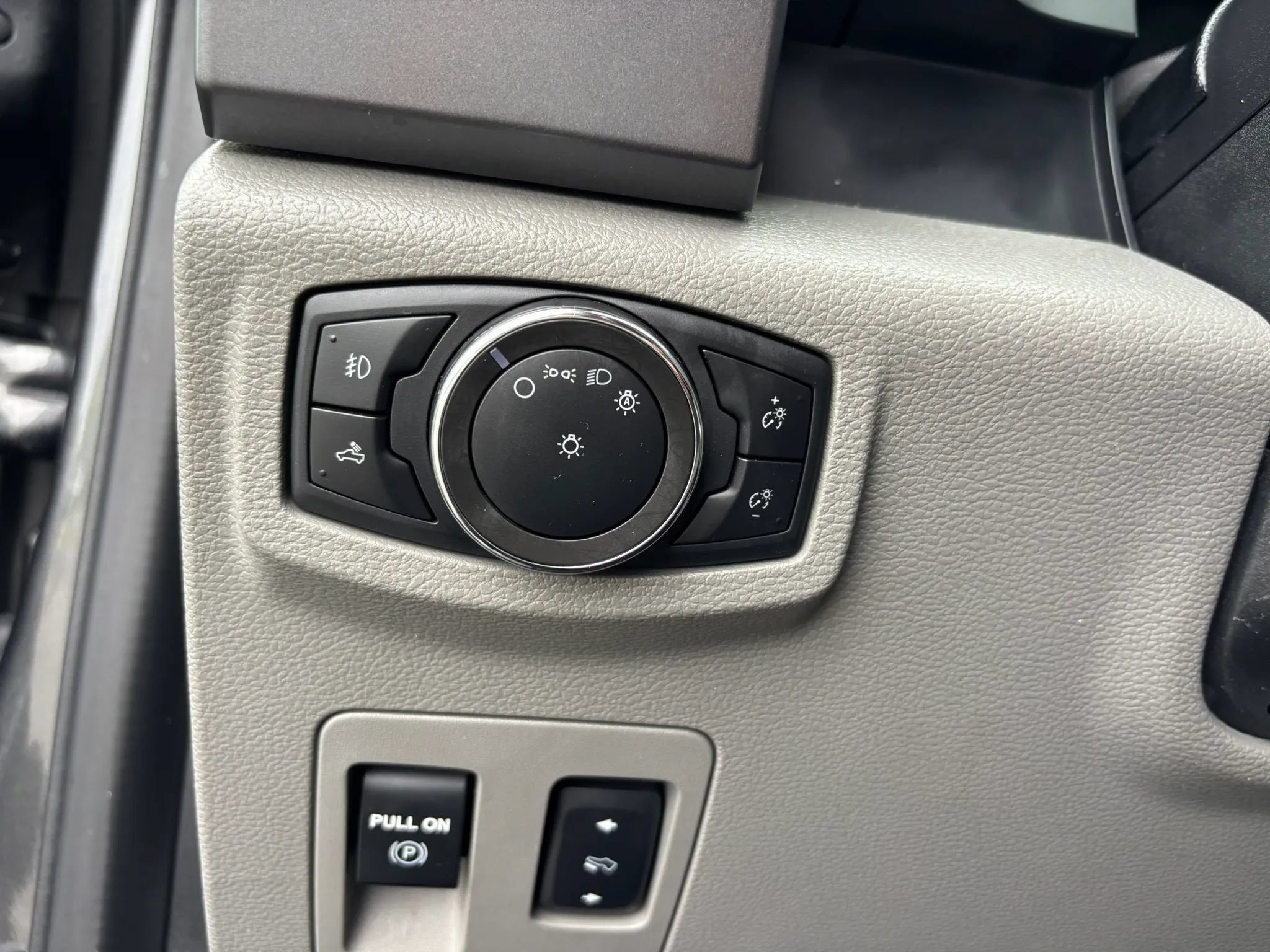 Used 2020 Ford F150 XLT w/ Equipment Group 302A Luxury AWD/4WD image 27