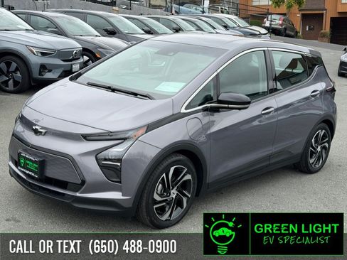Used 2023 Chevrolet Bolt LT w/ Infotainment Package FWD image 1