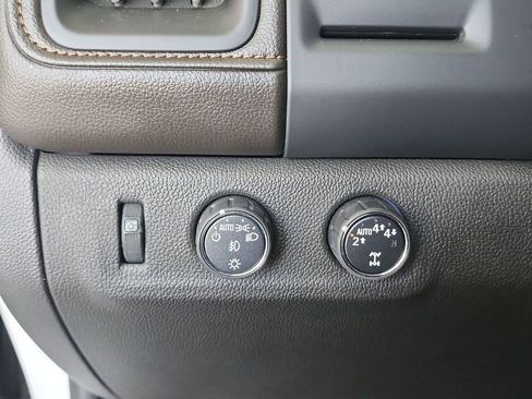 Certified 2022 GMC Canyon AT4 w/ Driver Alert Package image 17