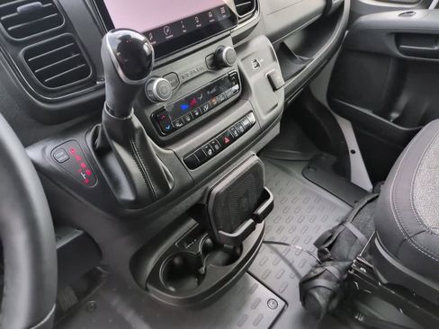 Used 2025 RAM ProMaster 2500 w/ Premium Convenience Group FWD image 29